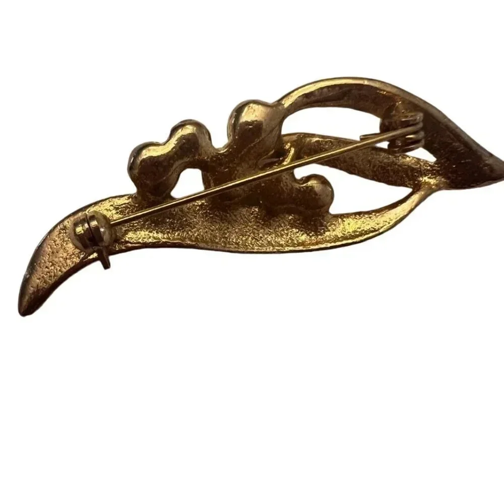 Vintage 60s-70s Faux Pearl Brooch Pin Gold Tone